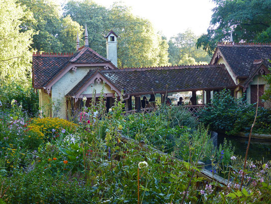 Duck Island Cottage - Swiss Chalet for a British bird-keeper - erbaut 1841