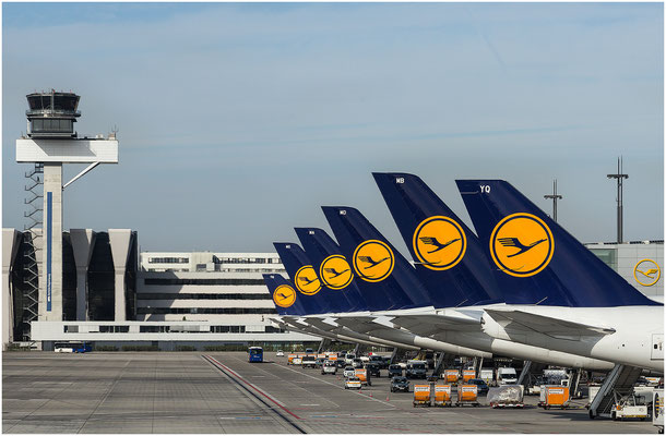 Frankfurter Flughafen 2015 | Canon EOS 6D  93 mm 1/640 Sek.  f/8,0  ISO 100