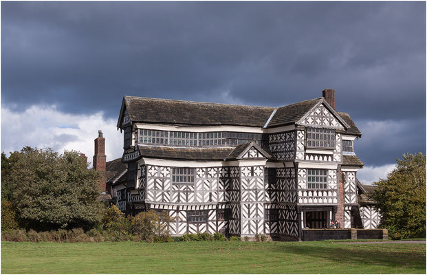 Little Moreton Hall, 2012 | Canon EOS 50D 32 mm 1/400 f/8,0 ISO 100