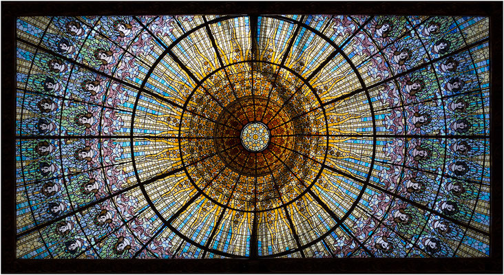 Barcelona, Glasdecke im Palau de la Musica Catalana, 2016 | Canon EOS 6D  24 mm  1/25 Sek.  f/6,3  ISO 100