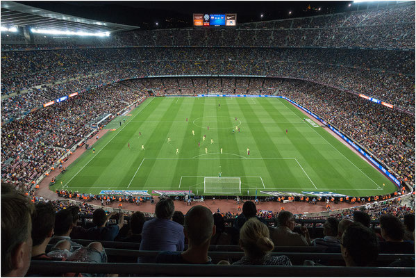 Barça, Barça, Barçaaaa!! Camp Nou, Barcelona 2015 | Sony RX 100 M4 8,8 mm 1/160 Sek. f/4.0 ISO 1250