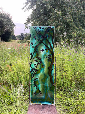 Pflaumenbäumchen | Glasarbeit in Fusionstechnik | 45 x 135 cm | 2025