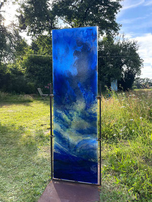 Blau | Glasarbeit in Fusionstechnik | 45 x 135 cm | 2025