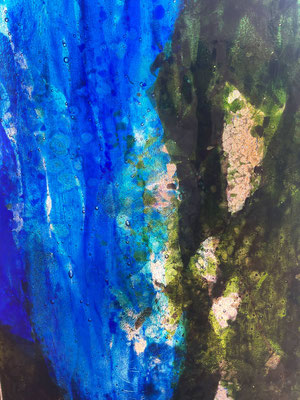Wasserfall | Glasarbeit in Fusionstechnik | 45 x 135 cm | 2024 | Ausschnitt