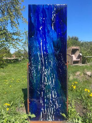 Wasserfall | Glasarbeit in Fusionstechnik | 50 x 150 cm | 2024| Vorderansicht
