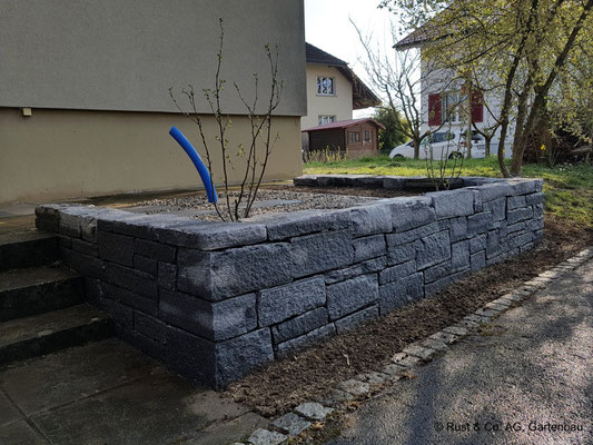 Granit Kleinmauersteine trocken gemauert, schottisch 