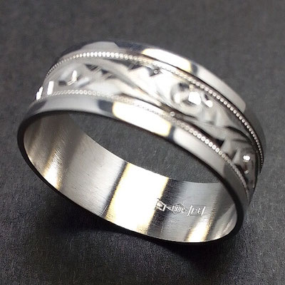 Platinum 900 wide type ring with a size of 12