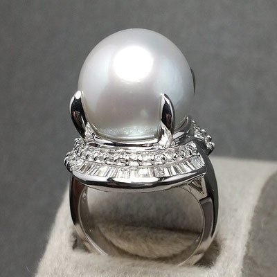 platinum-ring-with-cultured-south-sea-pearl-and-diamonds