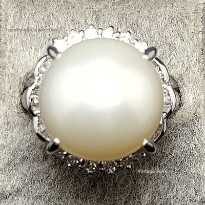 platinum900-ring-with-white-butterfly-pearl-13mm-and-diamonds