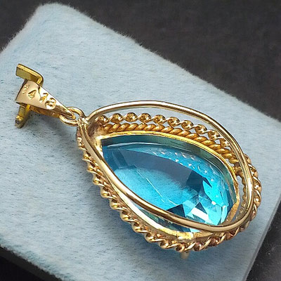 Blue topaz k18 pendant top