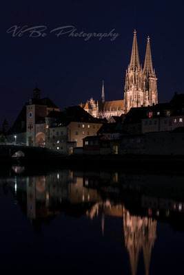 Regensburger Dom bei Nacht