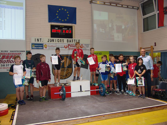 Siegerehrung U11 mit Stöckl Josef (KSV-Rum)