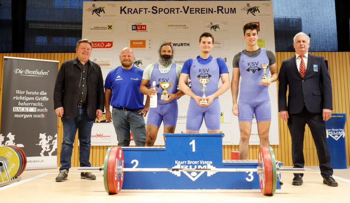 Siegerehrung Tirol-Cup mit Bürgermeister Karbon Josef