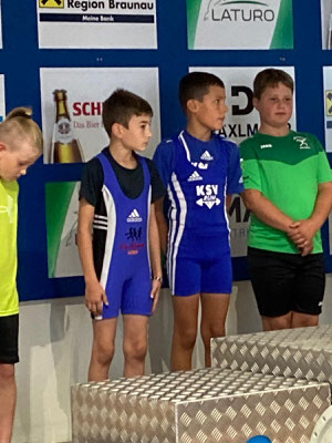 Aufmarsch Schüler U9 mit Posch Andreas und Hofer Benjamin (KSV-Rum)