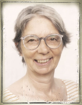 Regula Kurmann, Bassgitarre, Keyboard, Blockflöte, Gesang