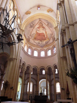 La nef de la basilique