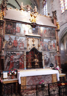 Le mausolée de Saint Bertrand avec ses peintures du XVIIème siècle