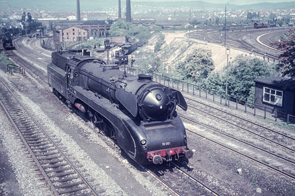 Schnellzuglok 10 001, Kassel 1962  I  Copyright by Stiftung Eisenbahn Archiv Braunschweig
