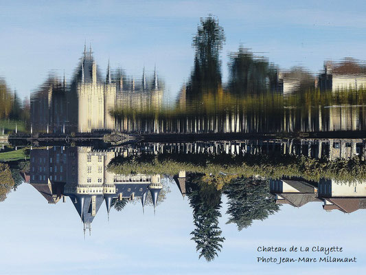 Château de La-Clayette (flou par reflet inversé)