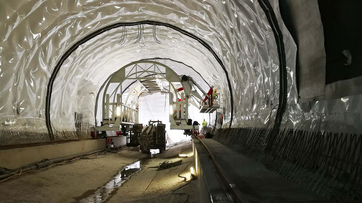 Tunnel Oberau Rohbau und technischer Ausbau 