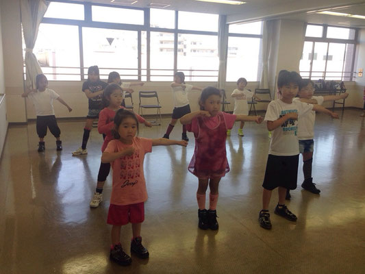 稲毛ッズダンススクール＂Beat nuts＂元気に、パワフルなダンスが目標！皆、頑張れー！♪