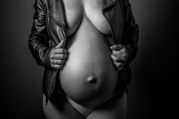 Photographe grossesse Saint Clair sur les Monts