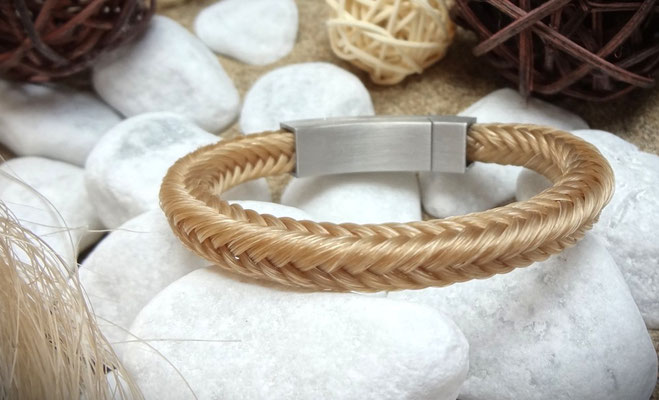 Schweifhaarschmuck