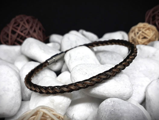 Armband aus meinem eigenen Pferdehaar