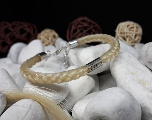 Armband aus Schweifhaar graviert