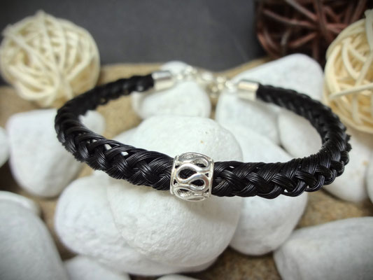 Individuelles Armband mit Perle aus Pferdehaar
