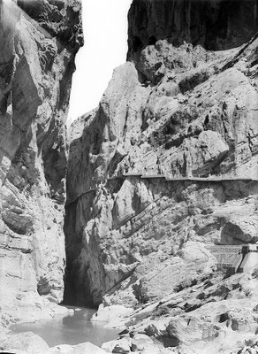 Trabajo: Digitalización negativos de vidrio                       -                    Colección particular M. Cuenca (El Chorro, 1950)