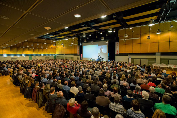 Motivationsredner am Raiffeisenforum in Brig