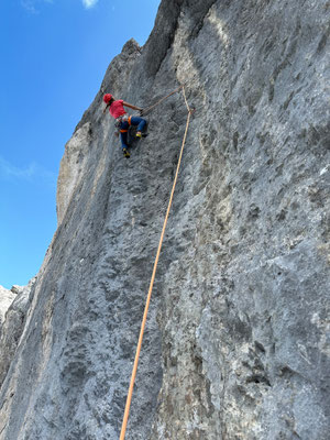 SL7: die ersten beiden Bolts sind nicht so trivial anzuklettern