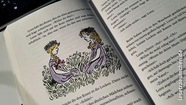 Eine liebevoll ausgemalte Illu in "Das doppelte Lottchen" von Erich Kästner. Große Liebe. Obwohl das Buch es wirklich in sich hat. Was man erst als Erwachsener versteht. Aber zu einem guten Kinderbuch kann man in jedem Alter eine Verbindung herstellen.