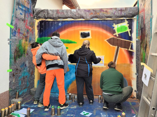 PAT23 Jugend-Geburtstag-Graffiti Projekt in Leipzig - Garagentorgestaltung