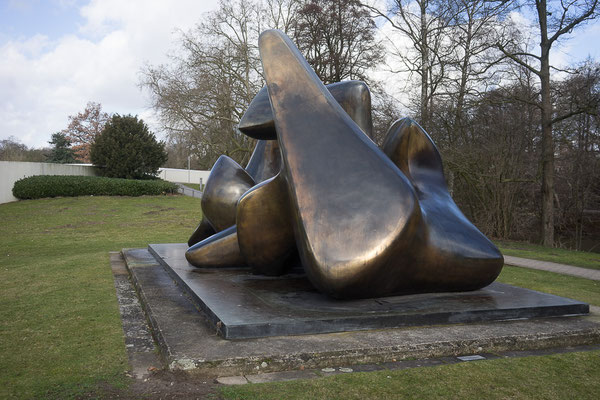 Large Vertebrae von Henry Moore