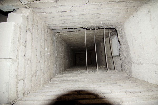Schacht zwischen den Bunkergeschossen.