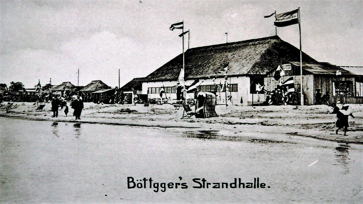 Böttger's Strandhalle mit "Giftbude" links