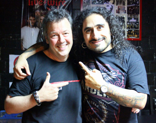 ... Backstage mit Alessandro Del Vecchio 'my Italian friend' im Z7 Pratteln, wo wir mit '2BAD' das Vorprogramm für 'HARDLINE' spielten (26.05.2017)