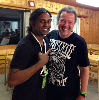 ... Backstage mit John Prakesh (SHAKRA) am Brienzersee Rockfestival (02.08.2013)