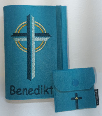 Stickmotiv Kreuz in petrol-mint auf Filz in lago mit Rosenkranztäschchen Kreuz (Stickdatei kl. Kreuz von Tanja Resing- himbeerdesign)