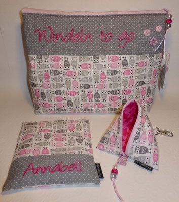 Wickeltasche, Wärmekissen, Schnullertasche in "Eulen rosa", Schrift in pink, nur noch sehr wenig Stoff da