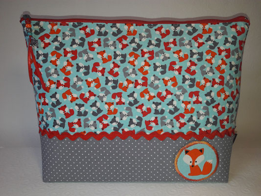 WTB "Mini-Füchse rot-orange-grau" mit appliziertem Fuchs, auf der Rückseite sind die Füchse in der größeren Größe (den Stoff gibts auch in marine-grün-helltürkis)