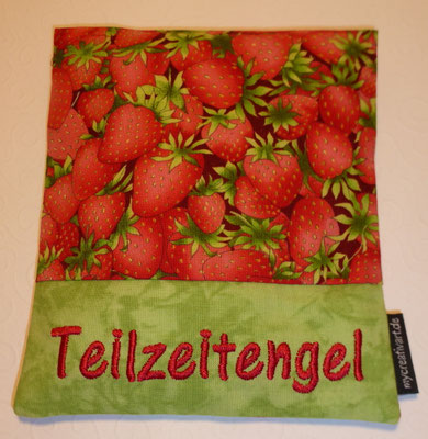 Gerne erfülle ich auch ausgefallene Kundenwünsche, hier mit "Erdbeerstoff"