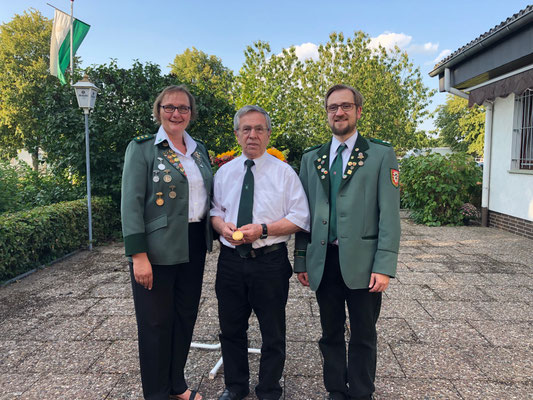 Kaiser Siegfried Worbs (Mitte) mit Andrea Pietzonka und Marc Ahrend