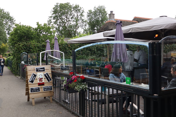 レストラン ファンファーレの入口