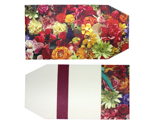 全体に花の写真を仕様。花の写真は特に色彩の美しさが際立ちます。上下逆にしてもＯＫなデザイン。