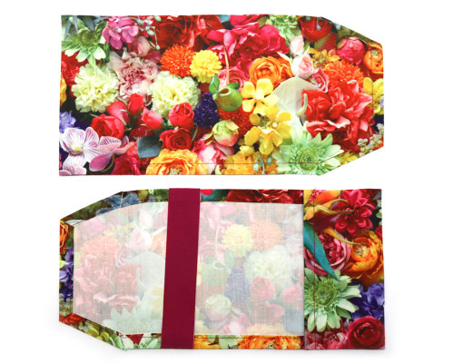 全体に花の写真を仕様。花の写真は特に色彩の美しさが際立ちます。上下逆にしてもＯＫなデザイン。