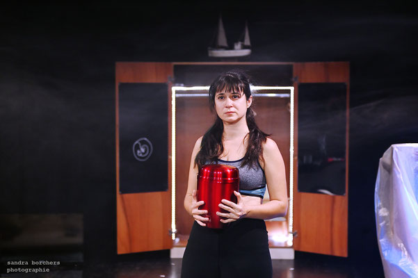 Hirschfell (Anna Carlier), Theater Aachen 2025, Regie: Petya Alabozova