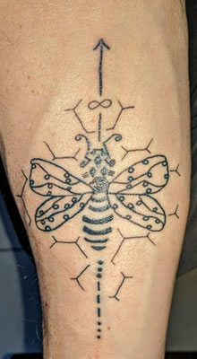 tattoo d'abeille